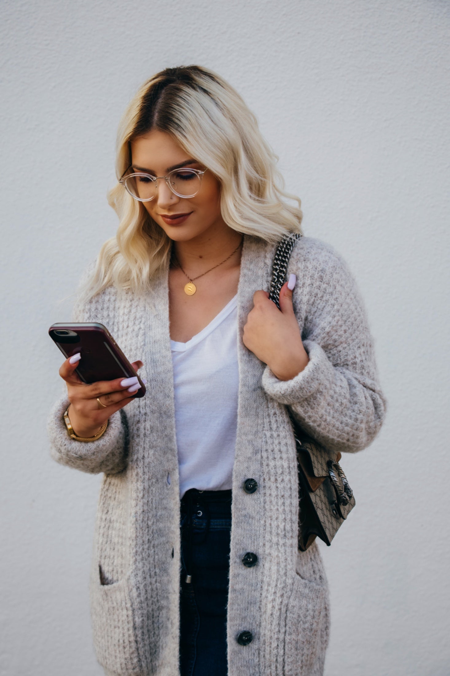 LadyBoss Journal story: The Group Chat Has Entered the Eyewear Conversation