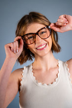 Load image into Gallery viewer, LADYBOSS MAGNIQUES - Tortoise (New) - LadyBoss Glasses
