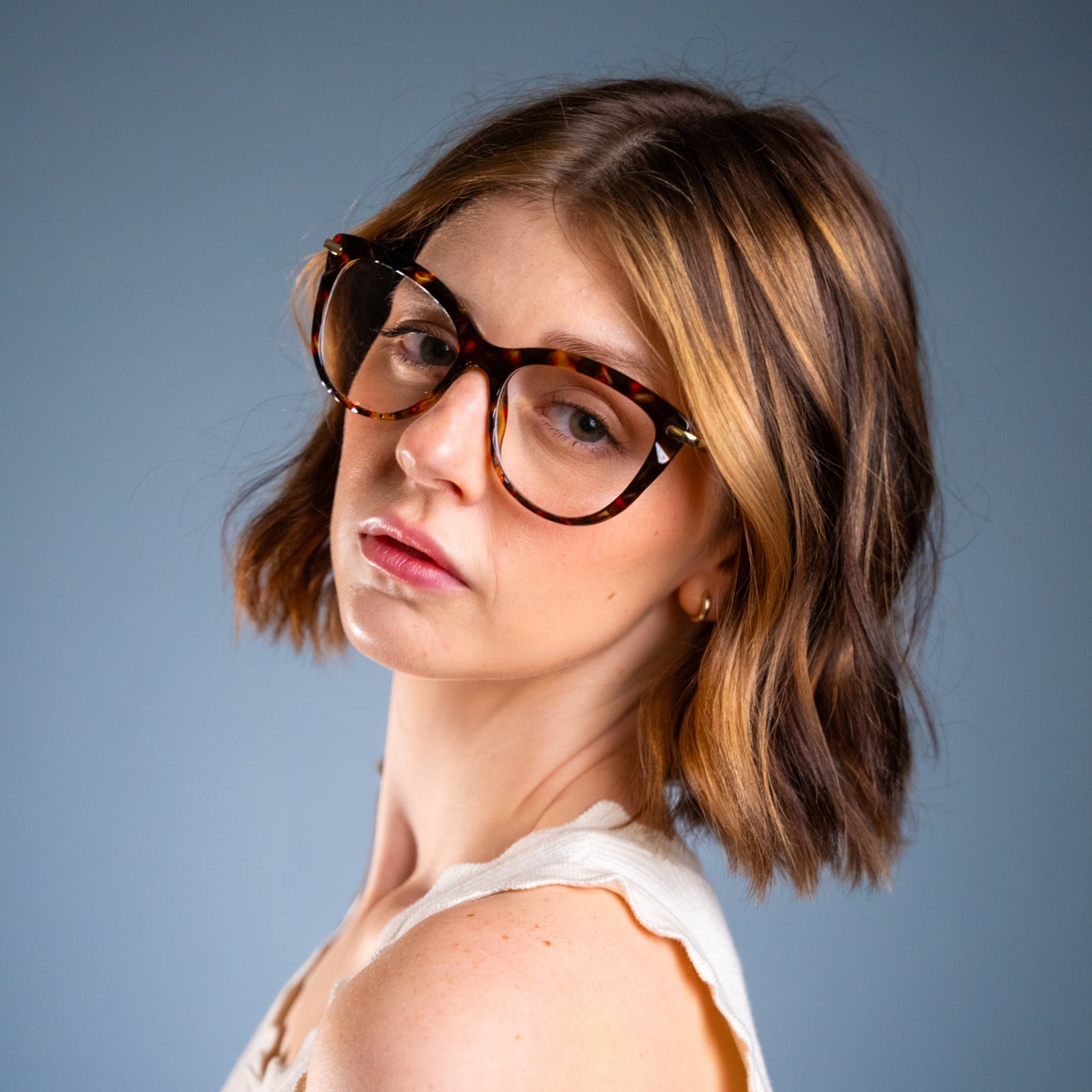 Model wearing LadyBoss Magniques eyeglasses in Tortoise